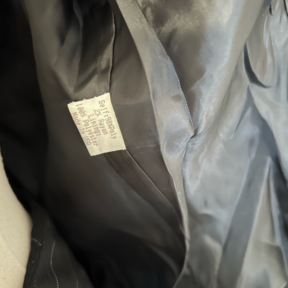 Bergamo Studio Suit - Picture 6 of 12